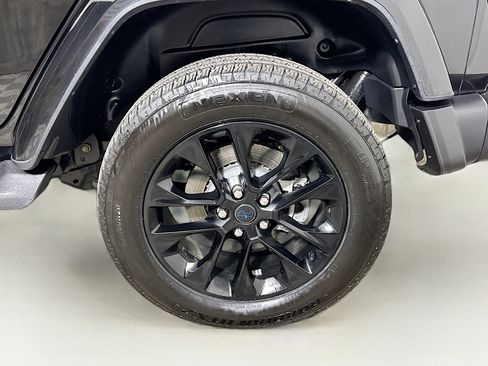 Used 2024 Jeep Wrangler Unlimited Sahara w/ Safety Group image 28