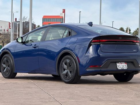 Used 2023 Toyota Prius LE image 6