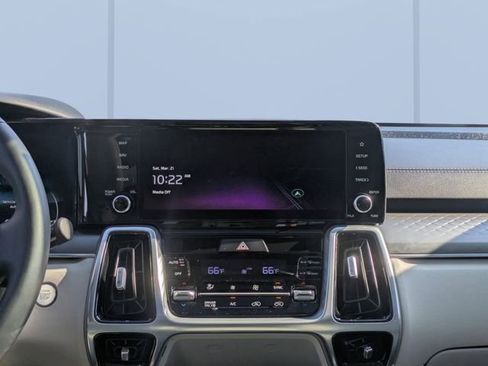 Used 2024 Kia Sorento SX Prestige image 19