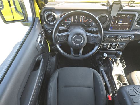 Used 2022 Jeep Wrangler Unlimited Sport image 27