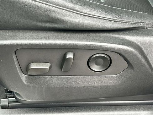 Used 2022 Chevrolet Silverado 1500 LTZ w/ LTZ Premium Package image 31