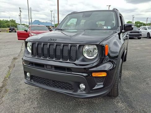 Used 2023 Jeep Renegade Altitude w/ Sun/Sound Group AWD/4WD image 4