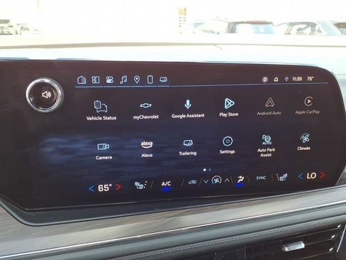 Used 2025 Chevrolet Suburban Z71 image 10