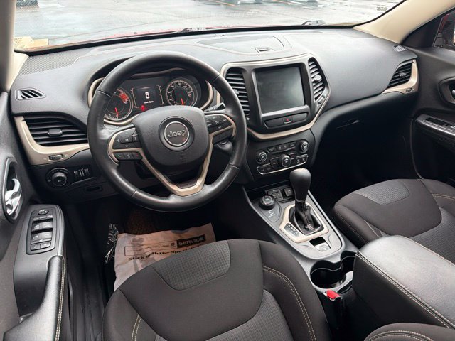 Used 2016 Jeep Cherokee Latitude w/ Cold Weather Group AWD/4WD image 22