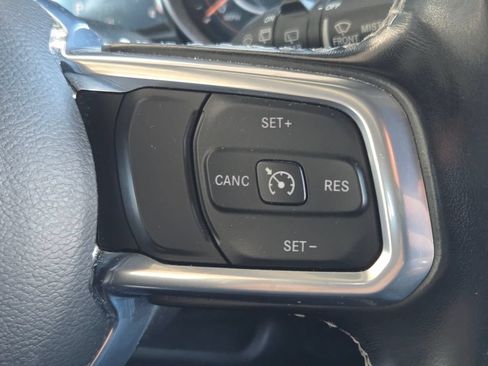 Used 2020 Jeep Wrangler Unlimited Sahara AWD/4WD image 11