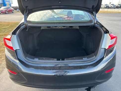 Used 2016 Chevrolet Cruze LT image 25
