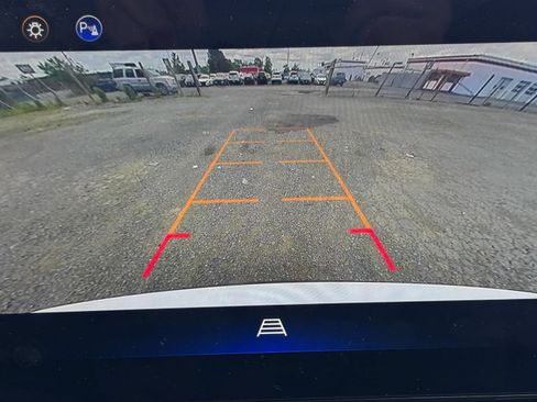 Used 2025 Chevrolet Equinox LT FWD image 19