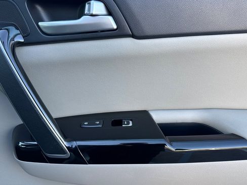 Used 2021 Kia Sportage EX w/ EX Technology Package image 19