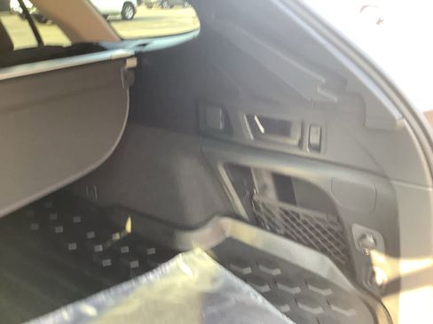 Certified 2025 Subaru Outback Premium image 30