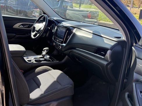 Used 2021 Chevrolet Traverse LT image 7