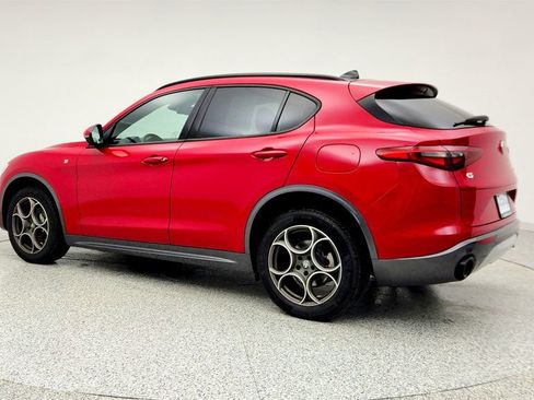 Used 2022 Alfa Romeo Stelvio Ti image 7