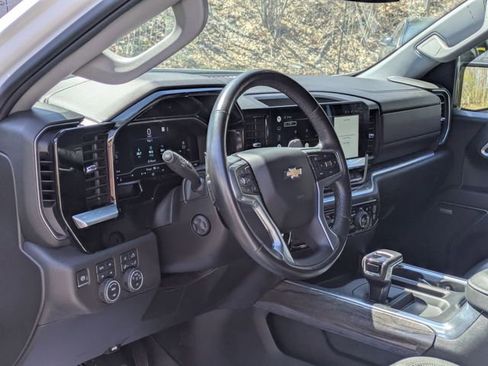 Certified 2022 Chevrolet Silverado 1500 LTZ AWD/4WD image 14