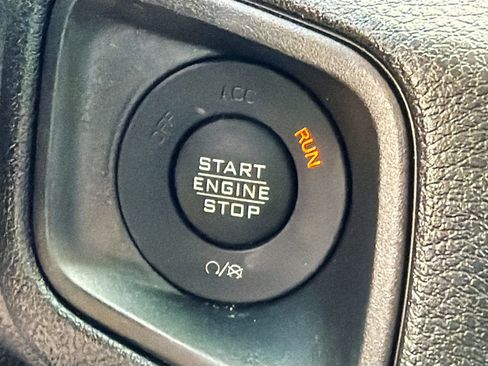 Used 2024 Jeep Gladiator Sport image 35