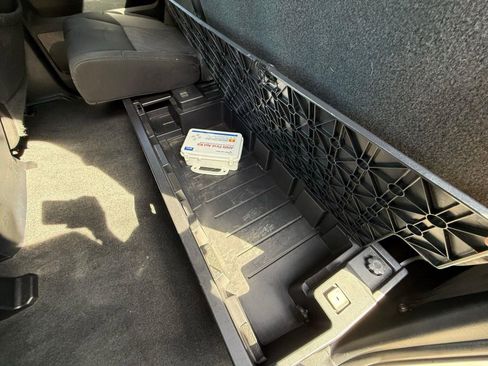 Used 2017 Toyota Tundra SR5 w/ SR5 Upgrade Package RWD image 29