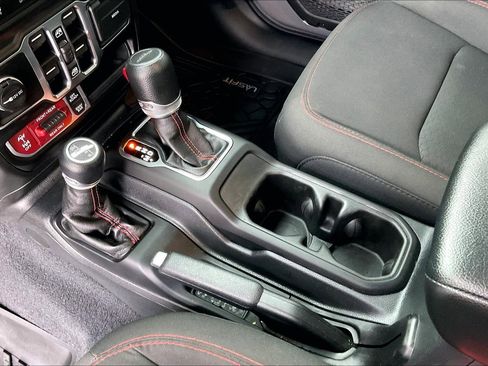 Used 2023 Jeep Gladiator Rubicon image 13