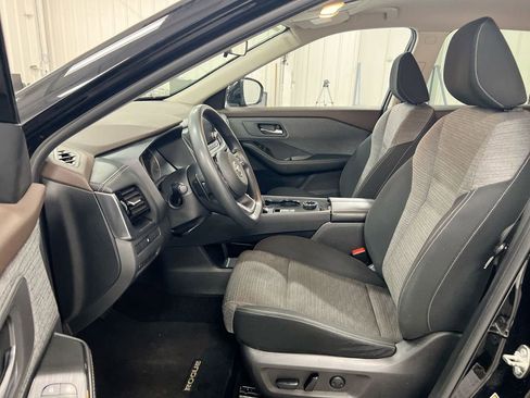 Used 2021 Nissan Rogue SV AWD/4WD image 19