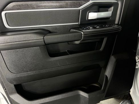 Used 2024 RAM 2500 Big Horn w/ Sport Appearance Package image 26