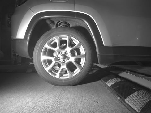 Used 2025 Jeep Compass Limited image 15