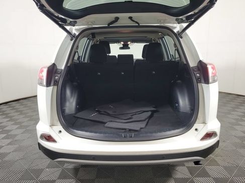Used 2017 Toyota RAV4 XLE FWD image 9