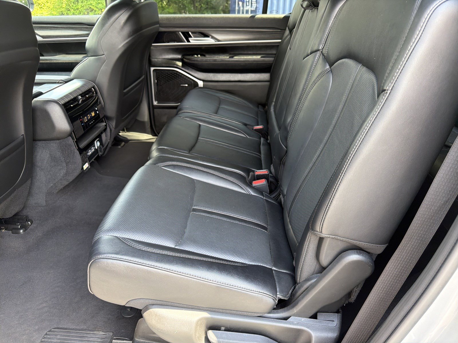 Used 2024 Jeep Wagoneer Series II w/ Flexible Seating Group AWD/4WD image 22