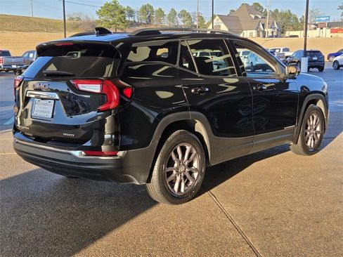 Used 2024 GMC Terrain SLT image 6