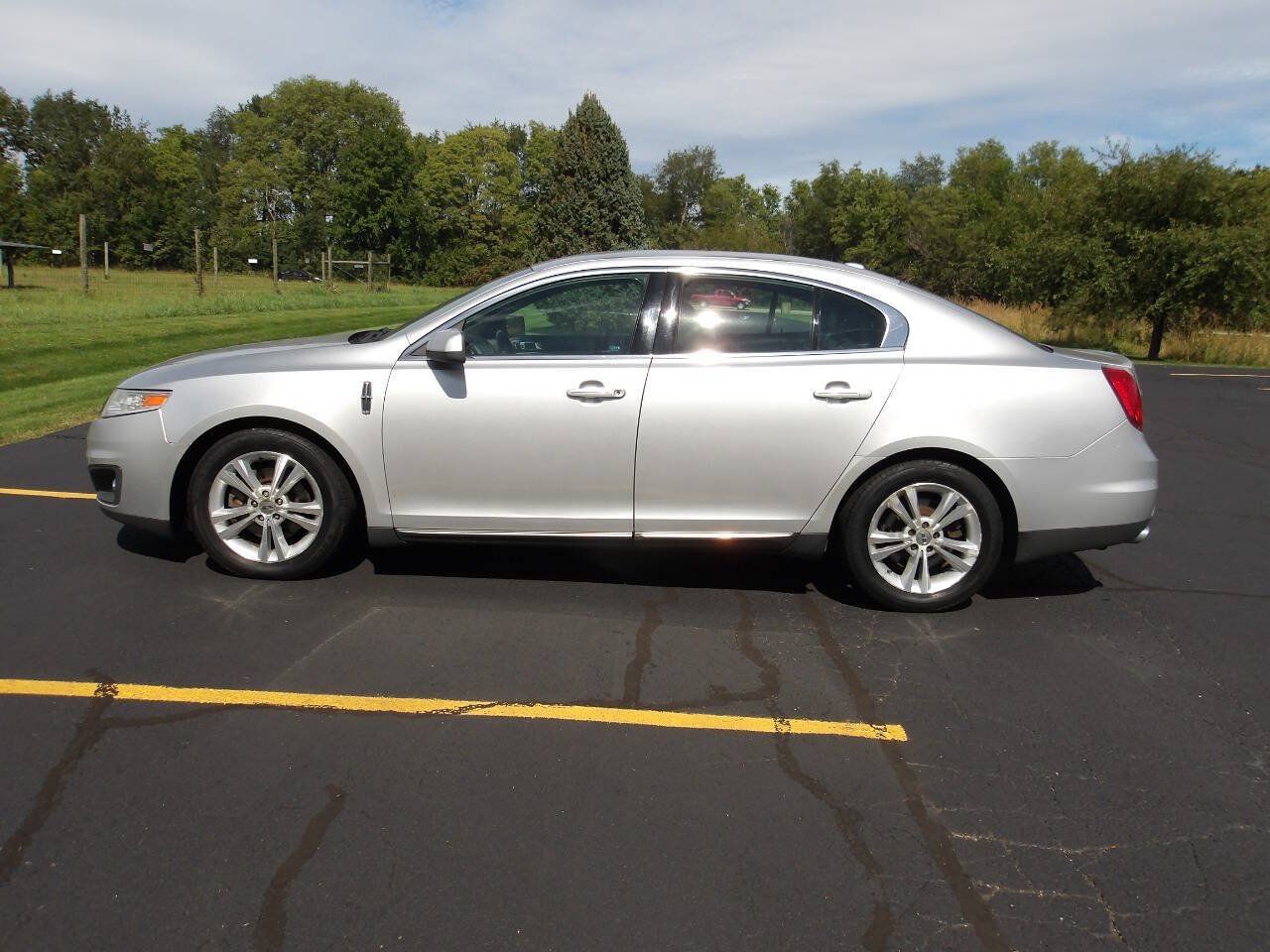 Used 2009 Lincoln MKS FWD image 45