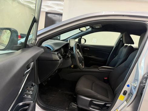 Used 2019 Toyota C-HR LE FWD image 16