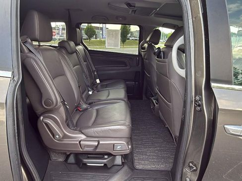 Used 2023 Honda Odyssey Touring image 17