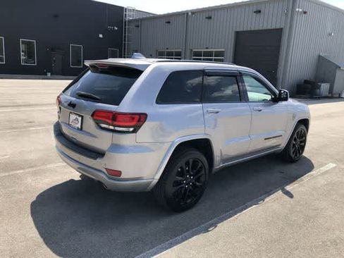 Certified 2021 Jeep Grand Cherokee Laredo X RWD image 6
