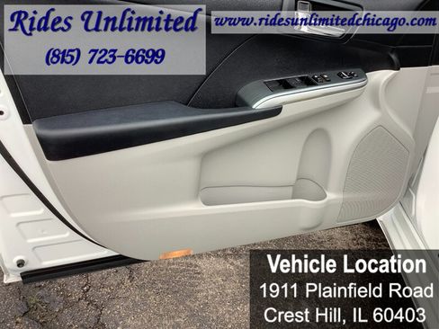 Used 2012 Toyota Camry LE FWD image 13