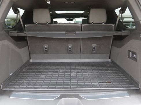 Certified 2022 Cadillac Escalade ESV Premium Luxury w/ Performance Package image 35