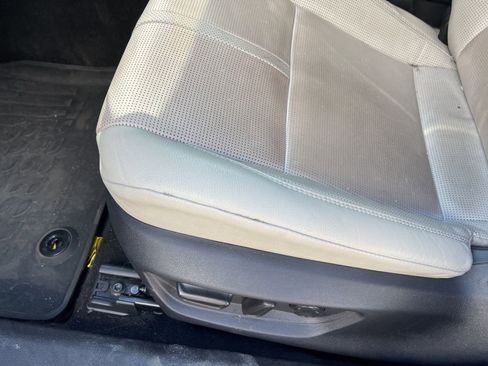 Used 2025 Toyota Camry XLE w/ Premium Package FWD image 4