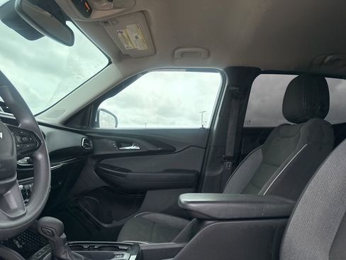 Used 2021 Chevrolet TrailBlazer LT w/ Convenience Package FWD image 39