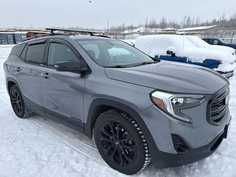 Used 2019 GMC Terrain SLT w/ Preferred Package image 2