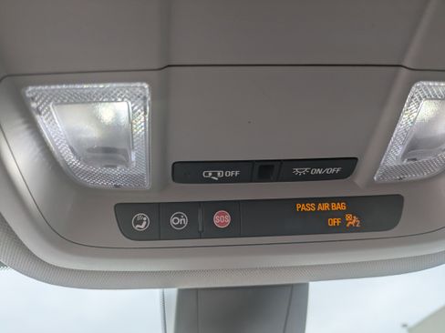 Used 2023 GMC Acadia SLE w/ Driver Convenience Package image 29