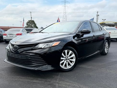 Used 2019 Toyota Camry LE image 8