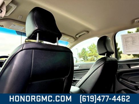 Used 2024 Ford Edge Titanium image 17