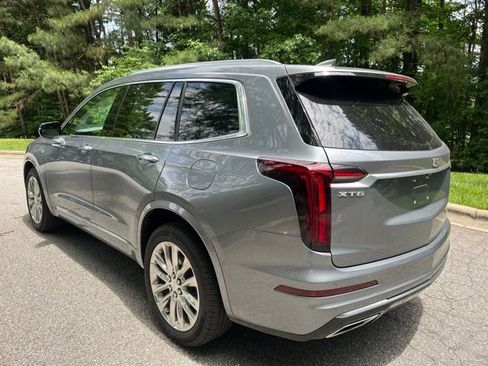 Used 2021 Cadillac XT6 Premium Luxury FWD image 7