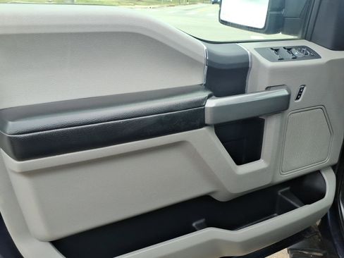 Used 2016 Ford F150 XLT w/ FX4 Off-Road Package image 5