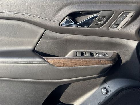 Used 2021 GMC Acadia Denali w/ Denali Ultimate Package image 23