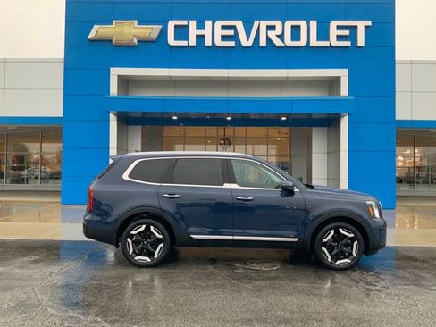 Used 2023 Kia Telluride S AWD/4WD image 6