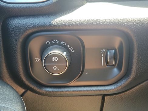 Used 2025 RAM 2500 Big Horn AWD/4WD image 23