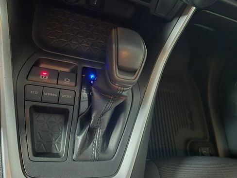Certified 2020 Toyota RAV4 LE FWD image 25