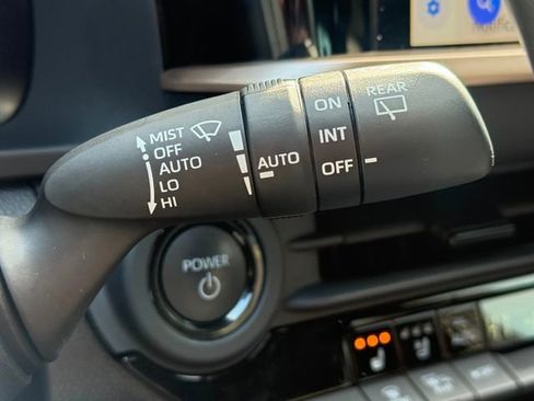 Used 2025 Toyota Crown Signia w/ Advanced Technology Package image 17