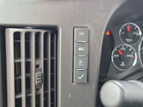 Used 2021 Chevrolet Express 2500 w/ Communications Package RWD image 12