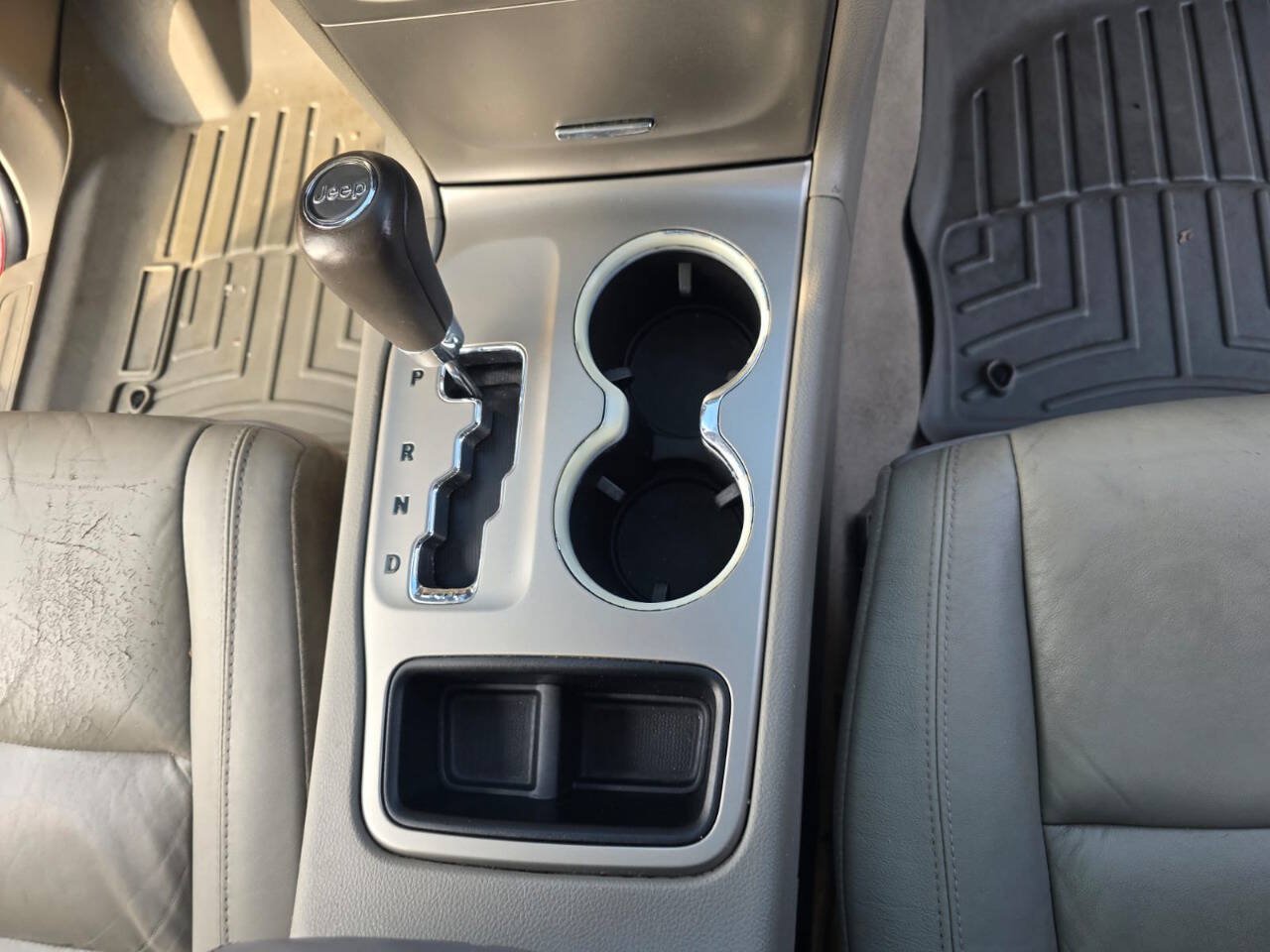 Used 2013 Jeep Grand Cherokee Laredo AWD/4WD image 25