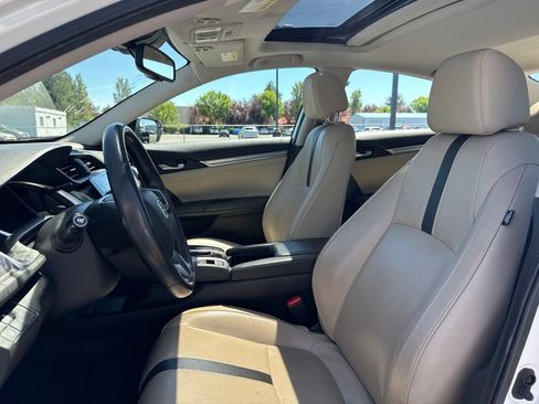 Used 2016 Honda Civic Touring image 9