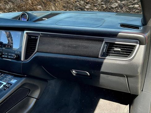 Used 2017 Porsche Macan GTS image 16