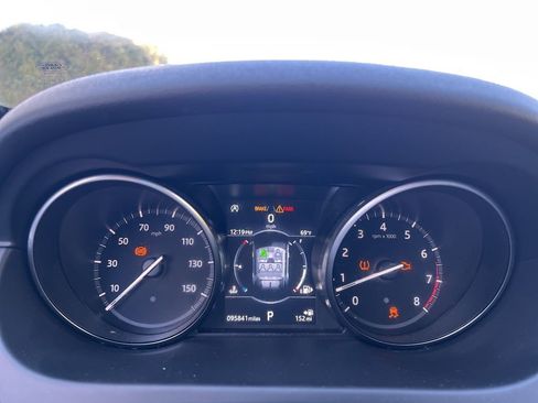 Used 2018 Land Rover Discovery Sport HSE image 14