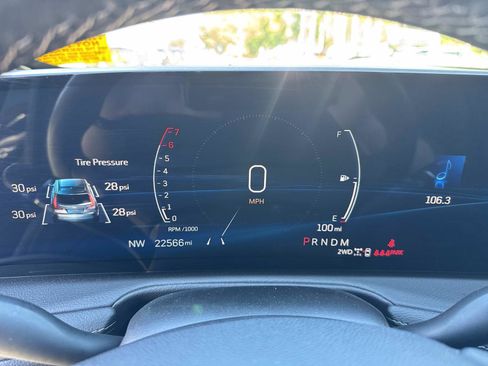 Used 2024 Cadillac XT4 Premium Luxury image 32